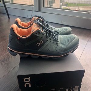 On Womens cloudace size 8.5 NEW with box